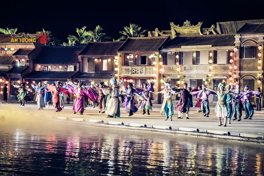 Màn biểu diễn Bến Bờ trong show diễn Ký ức Hội An